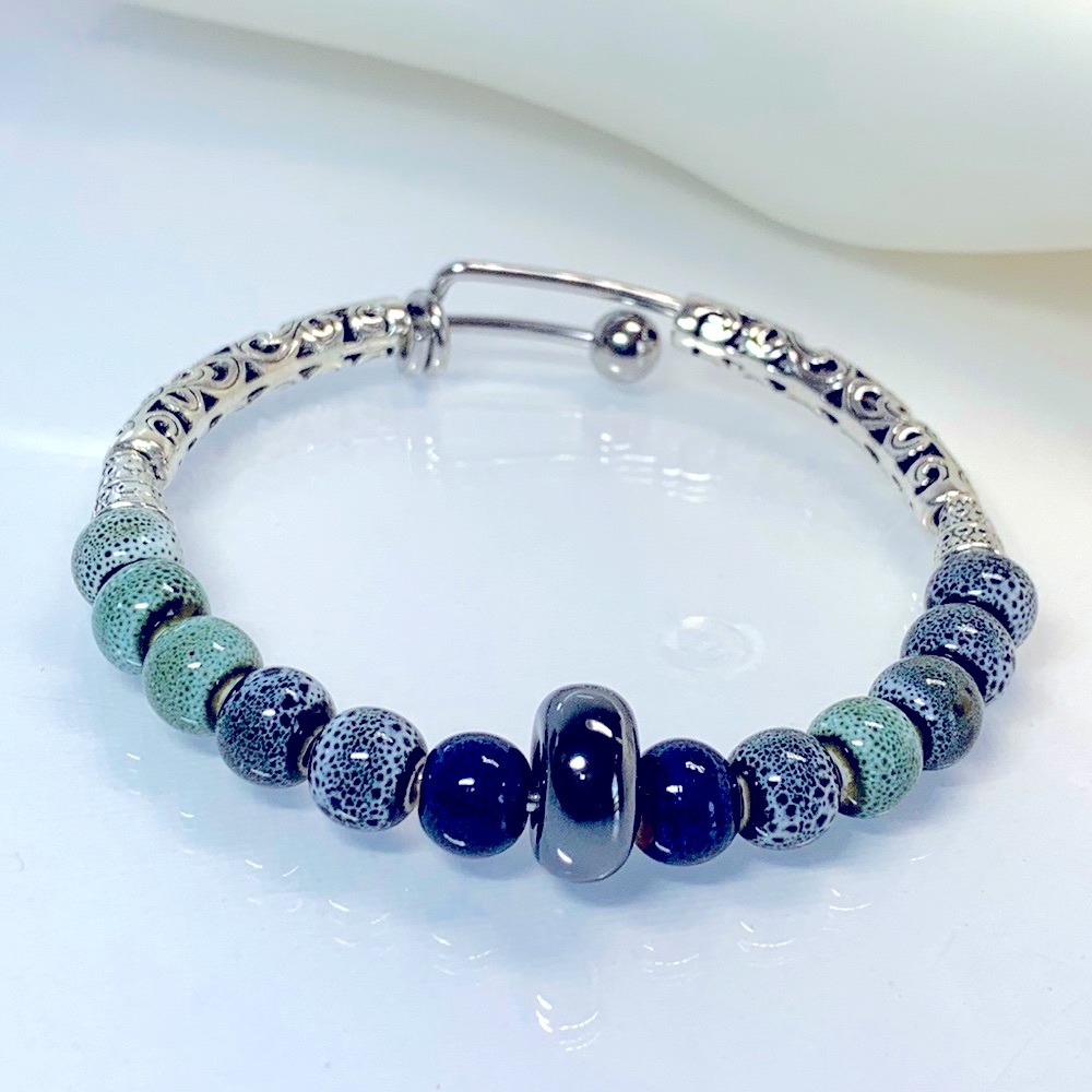 FILIGREE HANDCRAFTED CERAMIC BANGLE 6cm diameter